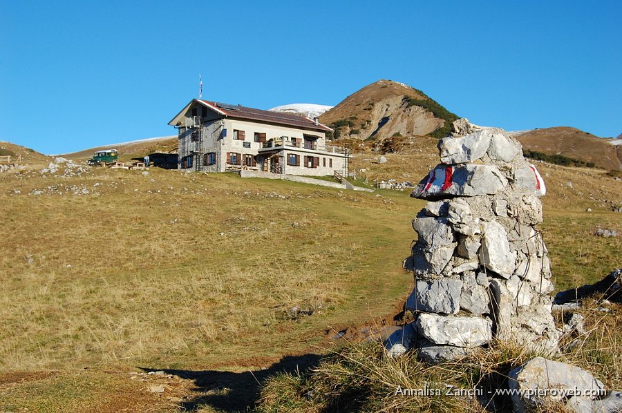 05 Rifugio Gherardi.JPG